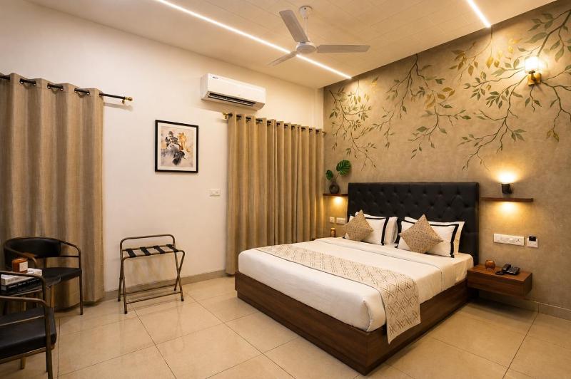 Hotel Amaltas Nayagaon Near PGI & PEC College - image 1