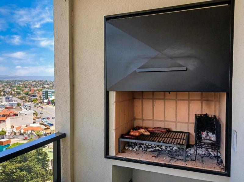Dpto céntrico balcón con parrilla y piscina - image 8