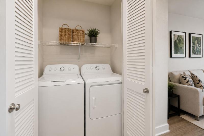 The Victory Luxe Modern Dallas 1BR - image 2