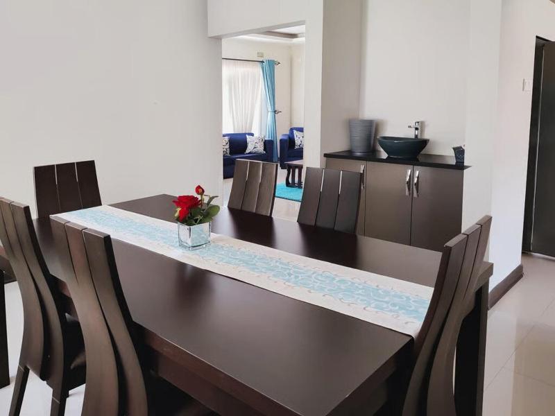 Tastefully-furnished luxurious apartments - image 11