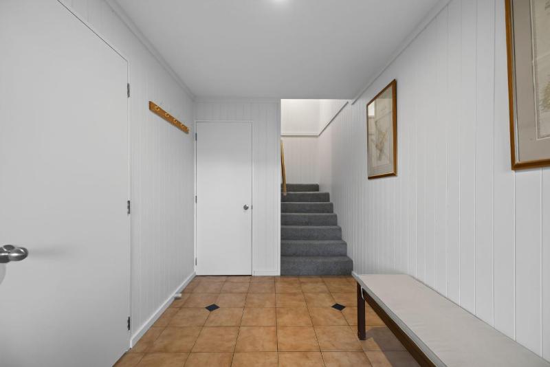 Magic on Malaghan with Lake Views - image 4