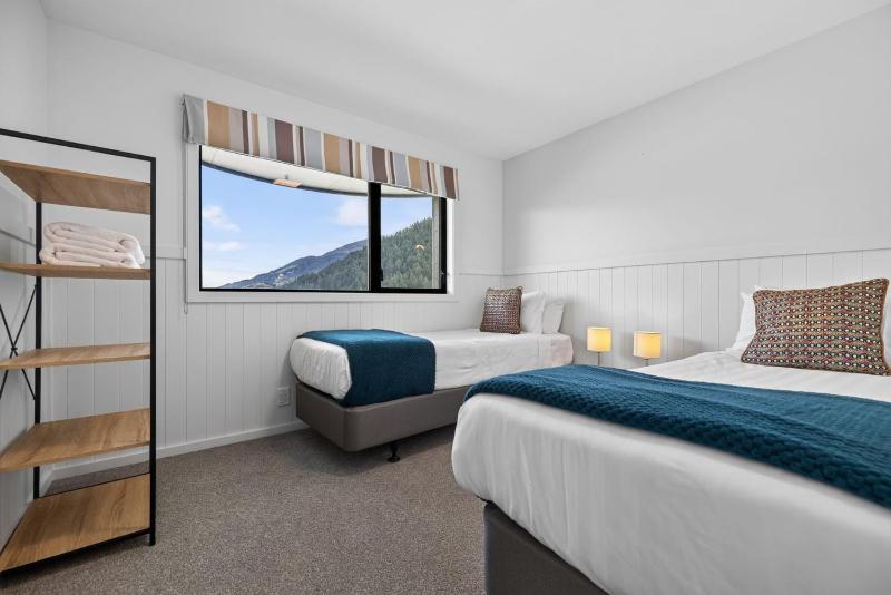 Magic on Malaghan with Lake Views - image 27