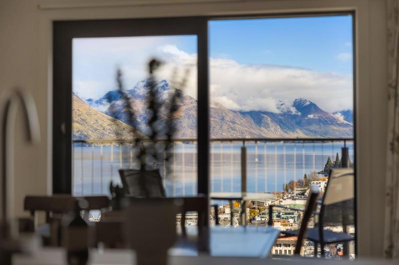 Magic on Malaghan with Lake Views - image 25