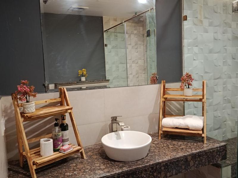 Goldcrest Luxury Stay - DHA Phase 4  Lahore - image 14