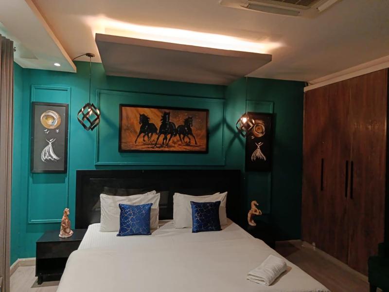 Goldcrest Luxury Stay - DHA Phase 4  Lahore - image 3