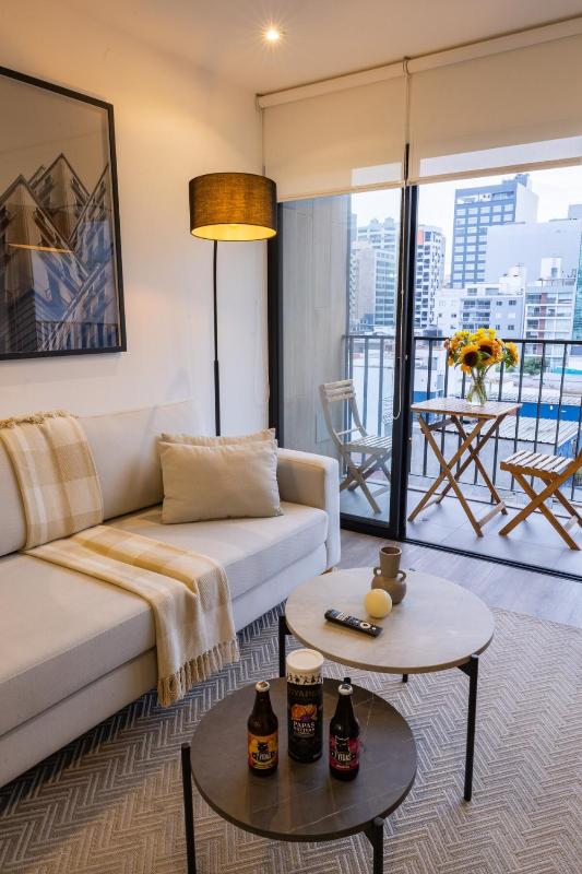 Bright & Modern 1BR w Balcony WIFI Free parking - image 9