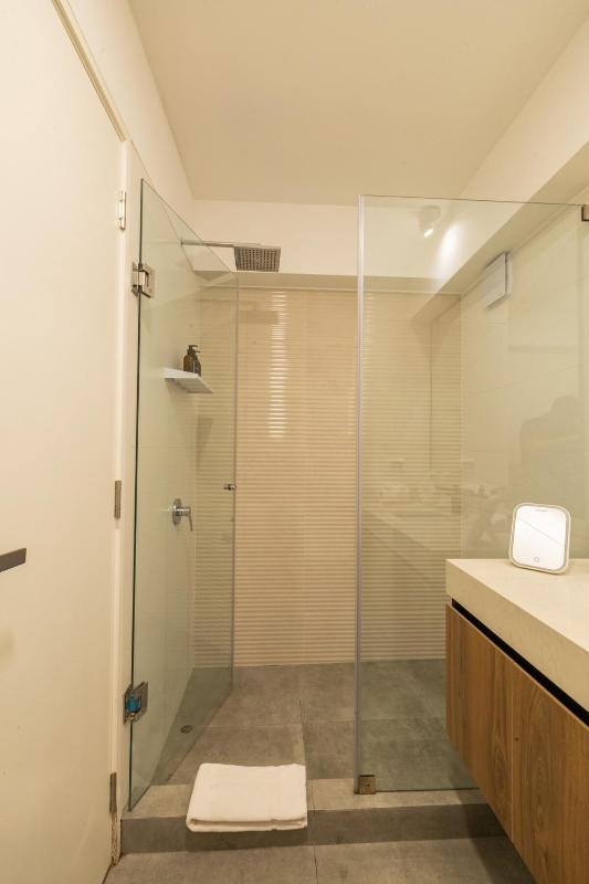 Bright & Modern 1BR w Balcony WIFI Free parking - image 11