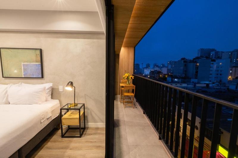 Bright & Modern 1BR w Balcony WIFI Free parking - image 16