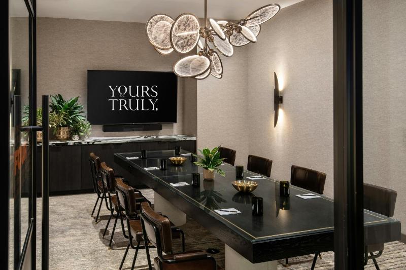 Yours Truly DC Vignette Collection By IHG - image 15