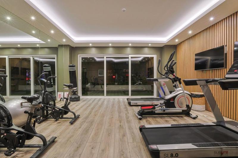 Miraflores Luxury Suite PS5 Massage Chair Dyson - image 16