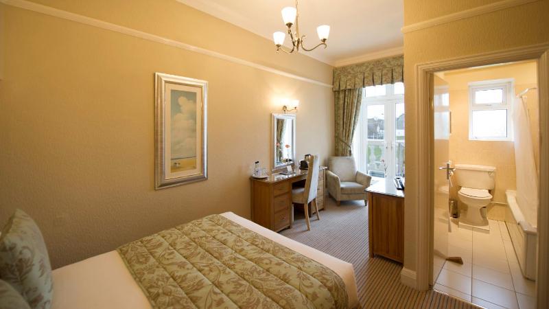   Double Room with Inland View  image 2