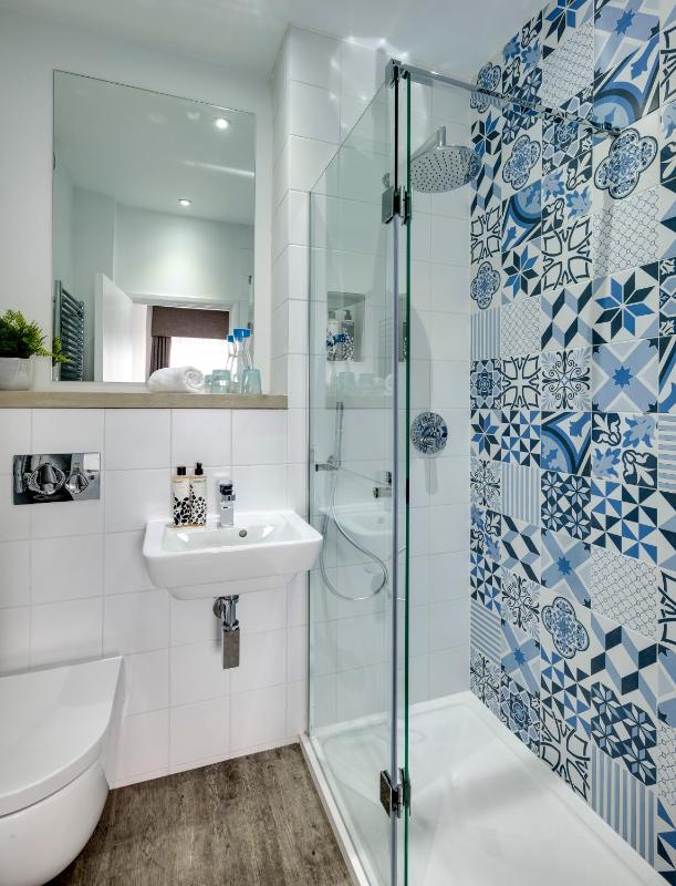 Luxury Double or Twin Room image 2