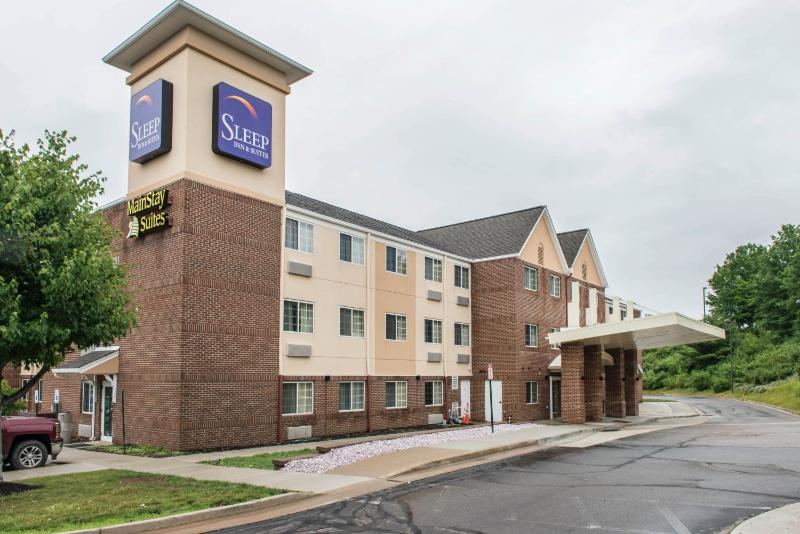 Mainstay Suites Pittsburgh Airport - image 29