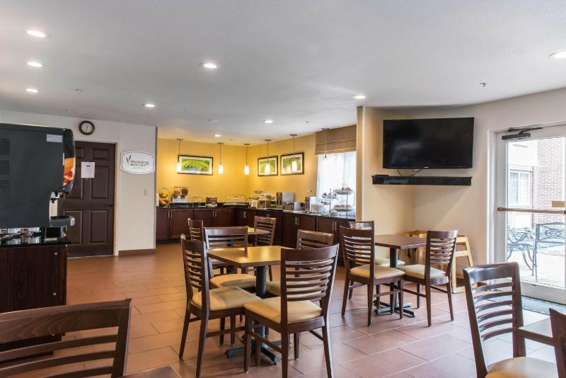 Mainstay Suites Pittsburgh Airport - image 27