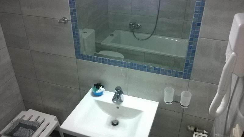 Family Suite with Balcony image 4