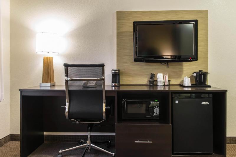 Mainstay Suites Pittsburgh Airport - image 13