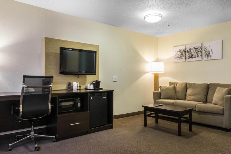 Mainstay Suites Pittsburgh Airport - image 16