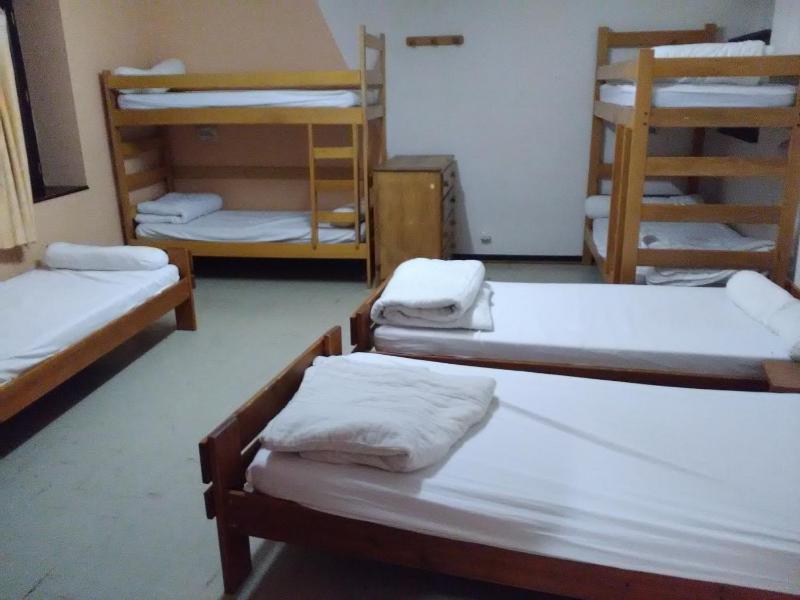 Dormitory Room (7 Adults) image 3