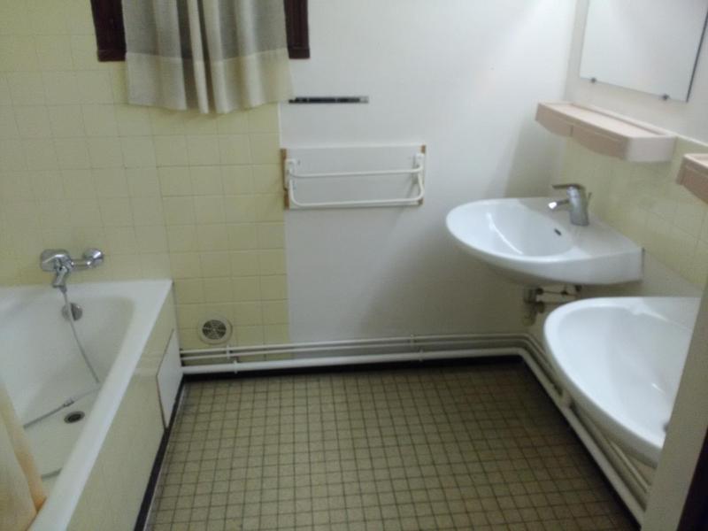 Dormitory Room (6 Adults) image 4
