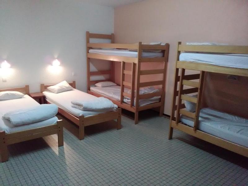 Dormitory Room (6 Adults) image 3