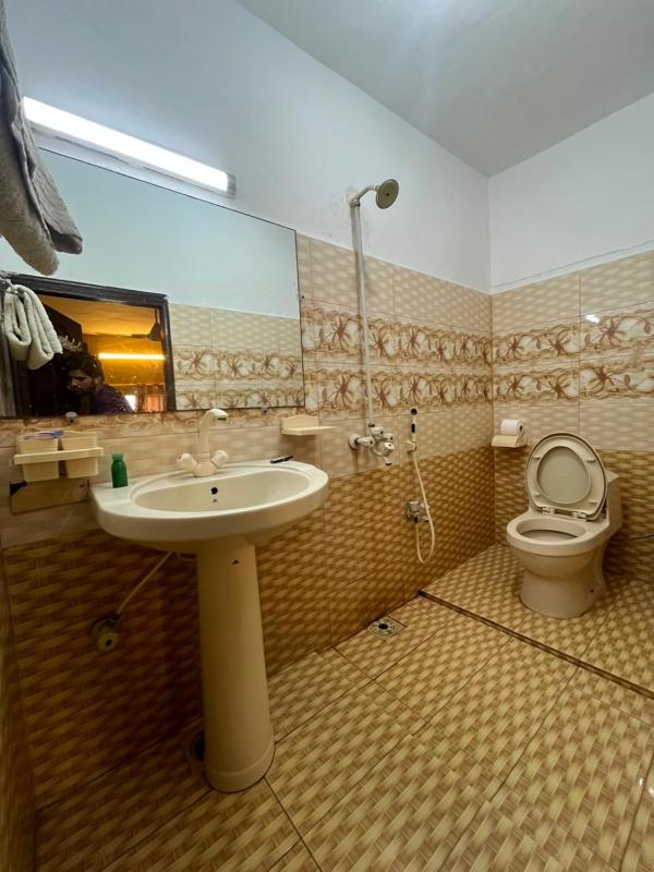 HillTop Hotel - image 14
