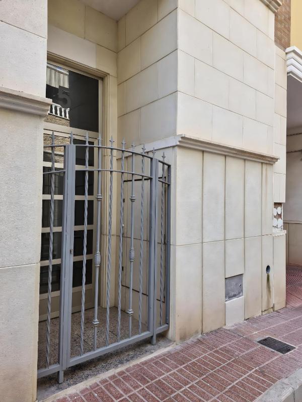 Santa Pola centro con parking - image 1