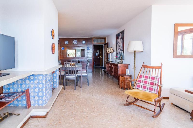 Cubo's Playamar Beach Apartment - image 25