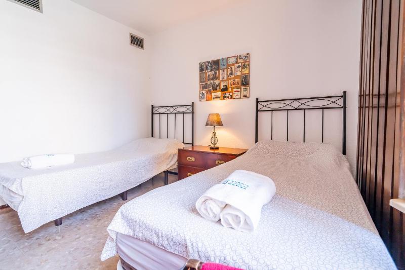 Cubo's Playamar Beach Apartment - image 15