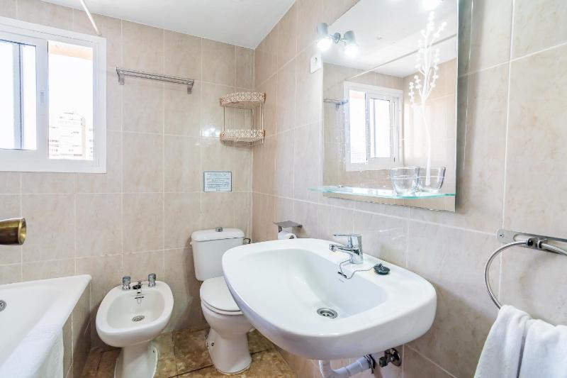 Cubo's Playamar Beach Apartment - image 13