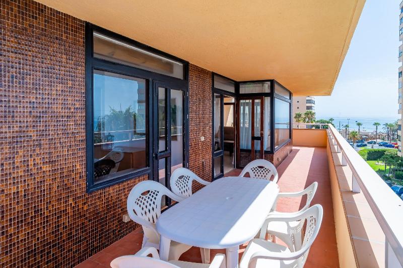 Cubo's Playamar Beach Apartment - image 44