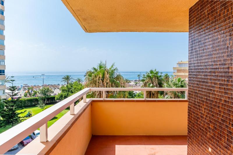 Cubo's Playamar Beach Apartment - image 24