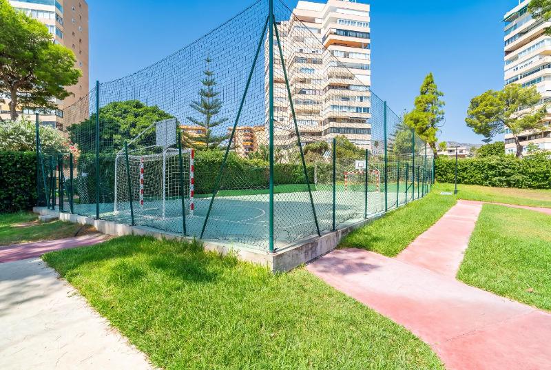 Cubo's Playamar Beach Apartment - image 37