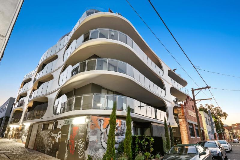 District Apartments Fitzroy - image 1