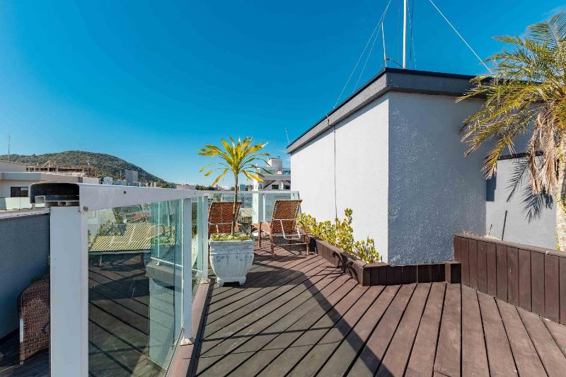 Duplex com piscina na praia de Bombinhas - image 25