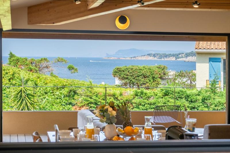 Architect's villa sea view spa and swimming pool - image 7