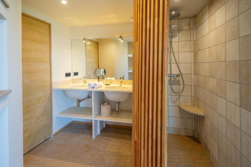 Architect's villa sea view spa and swimming pool - image 10