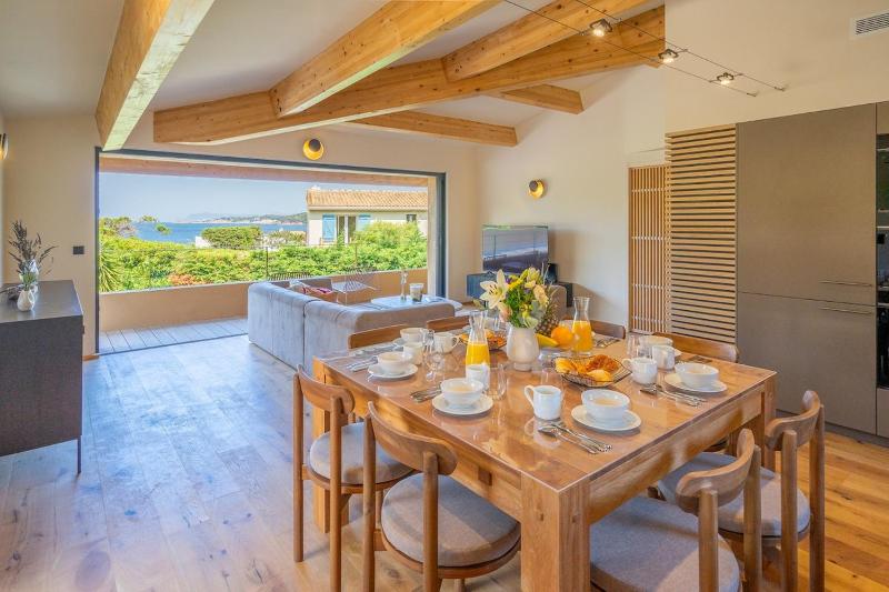 Architect's villa sea view spa and swimming pool - image 5
