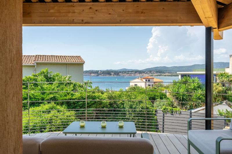 Architect's villa sea view spa and swimming pool - image 8