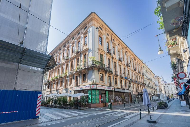 Milano Modern Home by Wonderful Italy - image 12