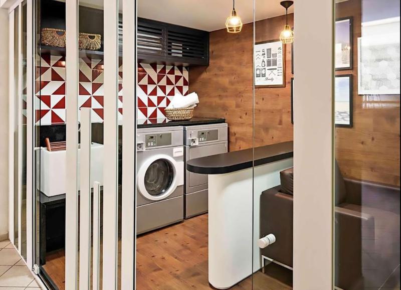 Cozy flat near the beaches - image 11