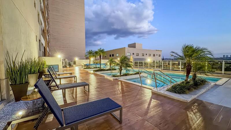 Apartamento no Hub 506 Vista para Piscina - image 29