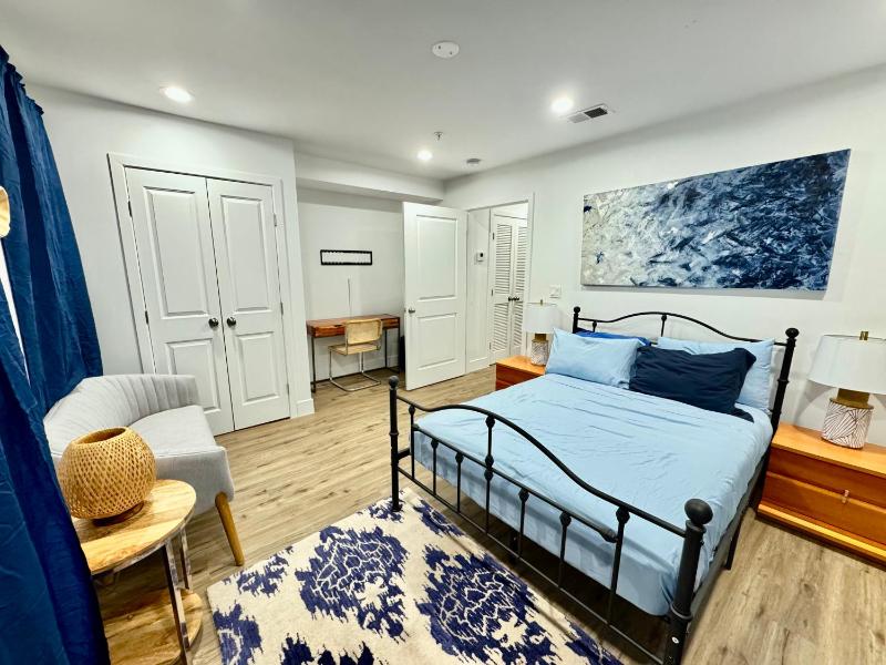 Modern Cozy APT 2-Bedrooms with Easy Parking - image 12