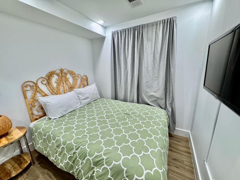 Modern Cozy APT 2-Bedrooms with Easy Parking - image 8