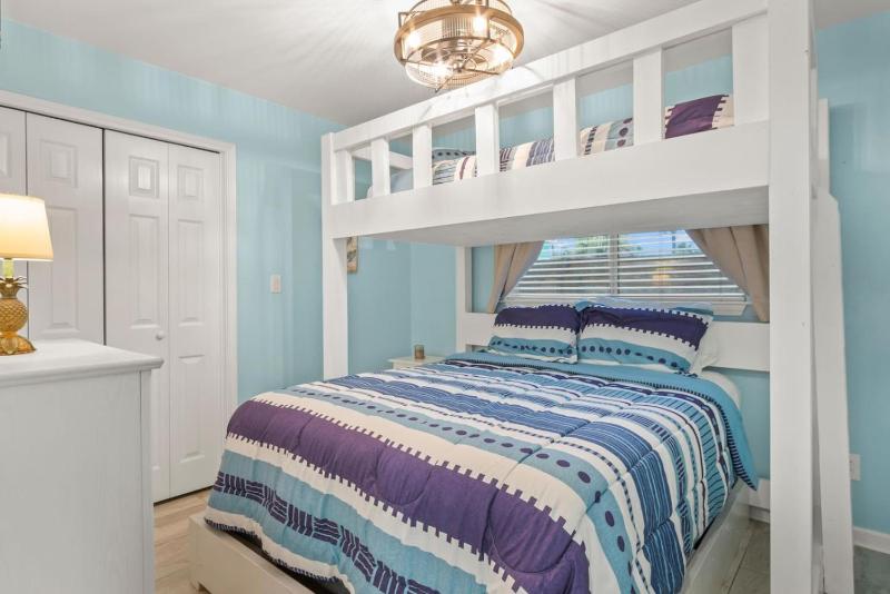 Little Cayman - image 32