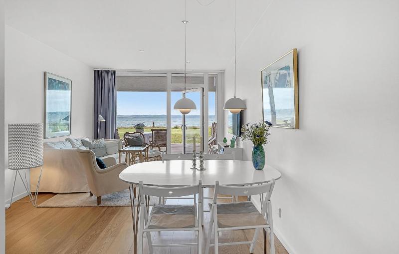 Amazing Home In Ebeltoft With House Sea View - image 2