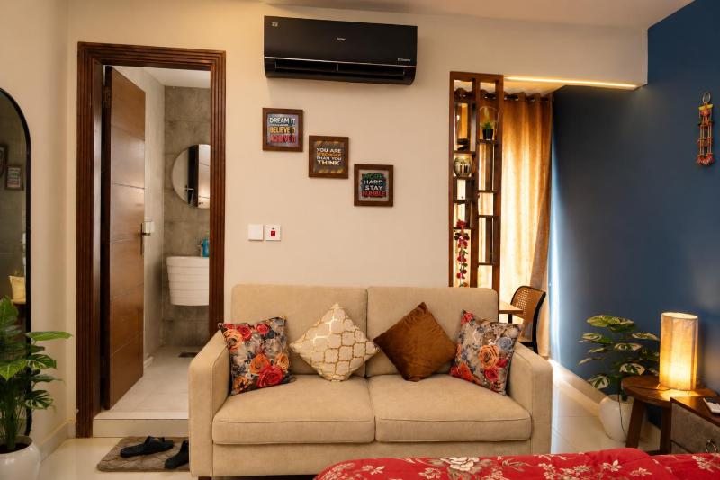 Aura Hospitality - image 2
