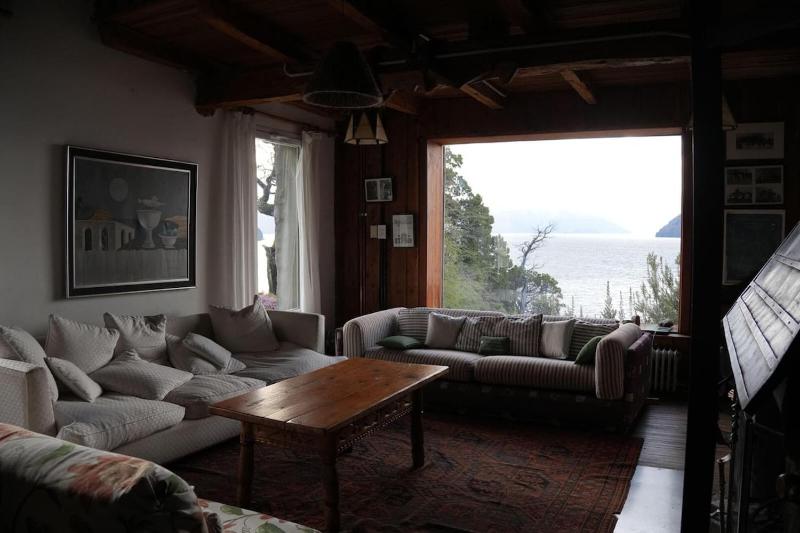 Gran casa con increíbles vistas y bajada privada al lago - image 3