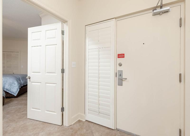 Phoenix IX 902 condo - image 3