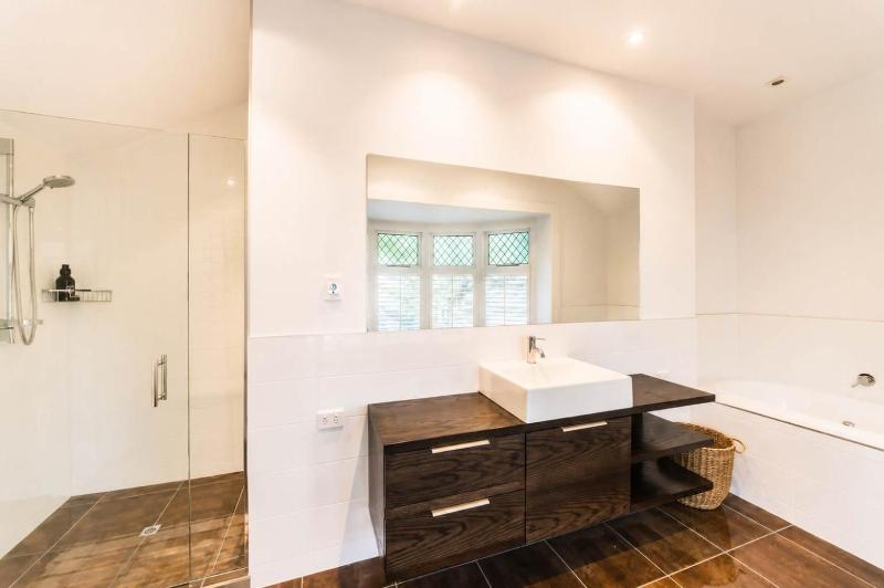 Bel Air Mansion - Sleeps 12 Villa - image 29