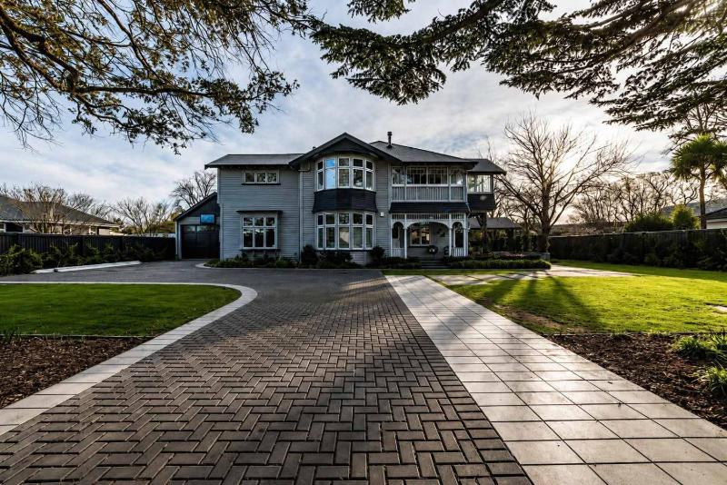 Bel Air Mansion - Sleeps 12 Villa - image 16